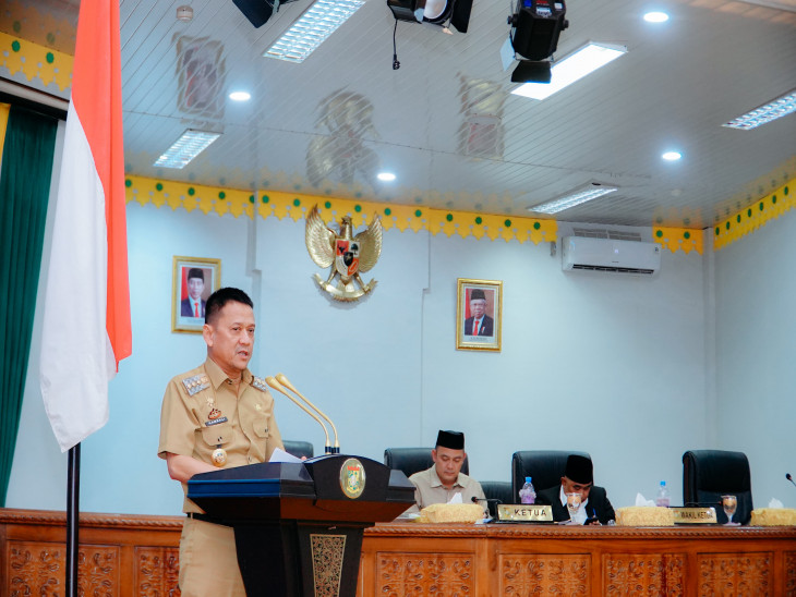 Pj.Bupati Kampar Sampaikan LKPJ Di DPRD Kabupaten Kampar