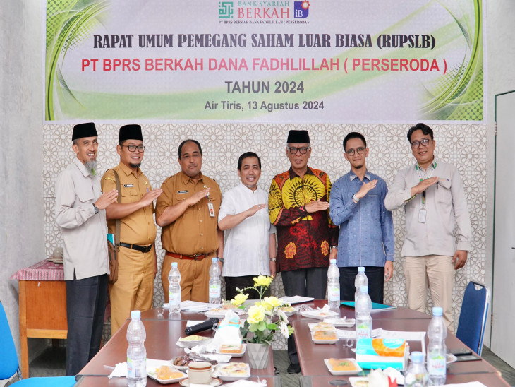 Asisten II Suhermi ST Hadiri RUPS PT. BPRS Berkah Dana Fadhlillah (Perseroda) 