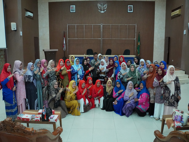 Buka Sosialisasi Program Pemerintah Bidang Paud, Pj Sekda Kampar Komitmen Untuk Mensejahterakan Guru-Guru Paud Se Kabupaten Kampar.