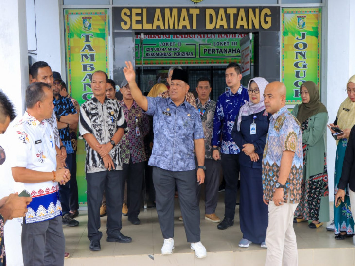 Tinjau lokasi Gebyar AKS Provinsi Riau. Pj. Sekda Kampar : “Selaku Tuan Rumah, Kampar Siap Sukseskan Gebyar AKS 2024 Riau”
