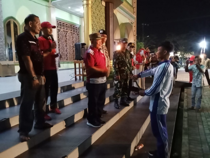 Semarak Menyambut HUT RI ke-79, Kecamatan Kampar Kiri Gelar Pawai Obor (Taptu) Meriah, Kampar Kiri Menyala. 