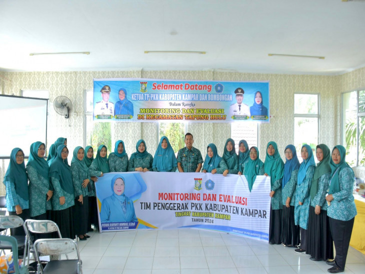 Monev Tim Penggerak PKK ke Kecamatan Tapung Hulu. Ricana Hambali Pinta Tingkatkan Kinerja Terutama Untuk Program - Program Pokok PKK.