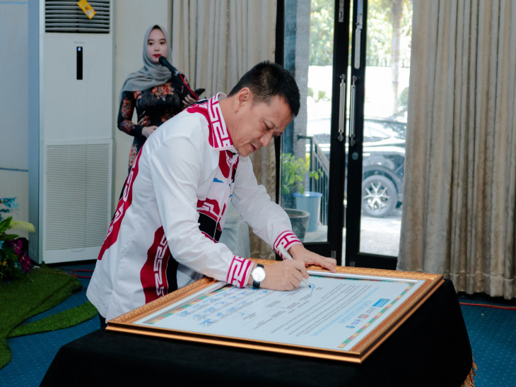 Pj.Bupati Kampar Hambali Tandatangani Fakta Integritas PPDB SD/SMP Tahun 2024 di Kabupaten Kampar