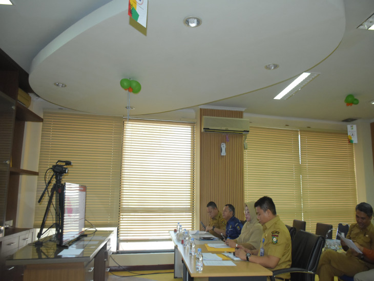 Pj Sekda Kampar Ramlah Ikuti Rapat Monitoring dan Evaluasi MCP dan SPI Bersama KPK RI Secara Daring. 