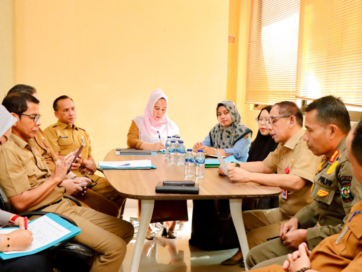 Asisten III Ir. Azwan M. Si Pimpin Rapat SOTK Diskominfo Kampar. 