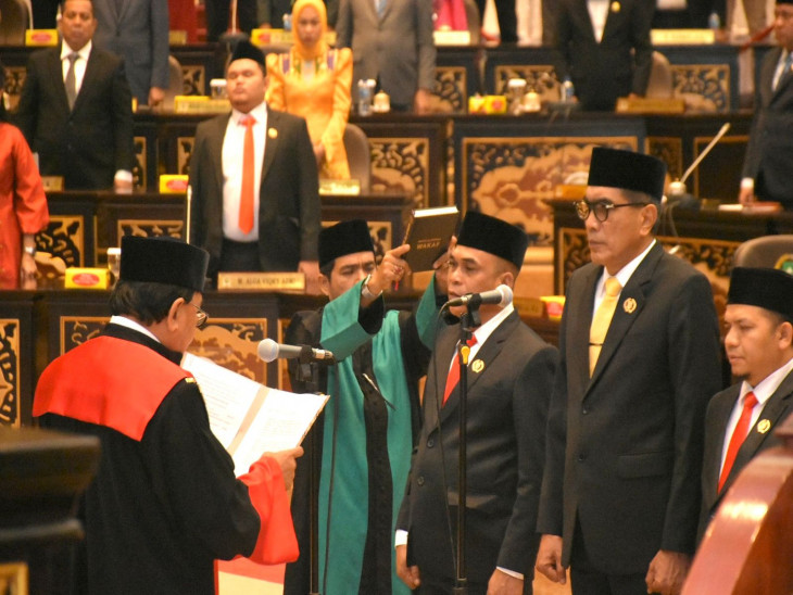 Hadiri Pelantikan Ketua DPRD Riau, Readel Fitri : Pemkab Kampar Ucapkan Selamat Semoga Kampar dan Riau Makin Maju. 