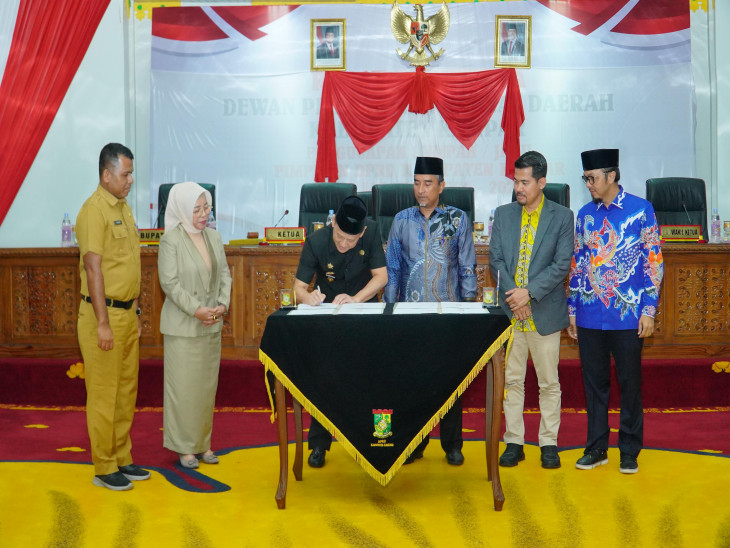 Pada Paripurna Penandatanganan Nota Kesepakatan KUA-PPAS APBD Tahun 2025, Pj Bupati Kampar Kembali  Tegaskan Pilkada 2024 Sebagai ASN senantiasa menjaga Netralitas.