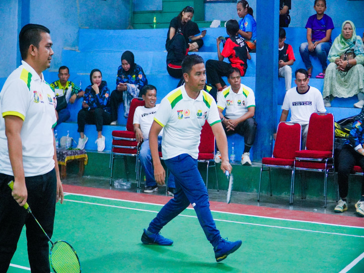 Resmi di Buka Pj Skda Kampar, Sebanyak 300 Atlit Bulu Tangkis Ikuti Kejurkab Bulutangkis. 