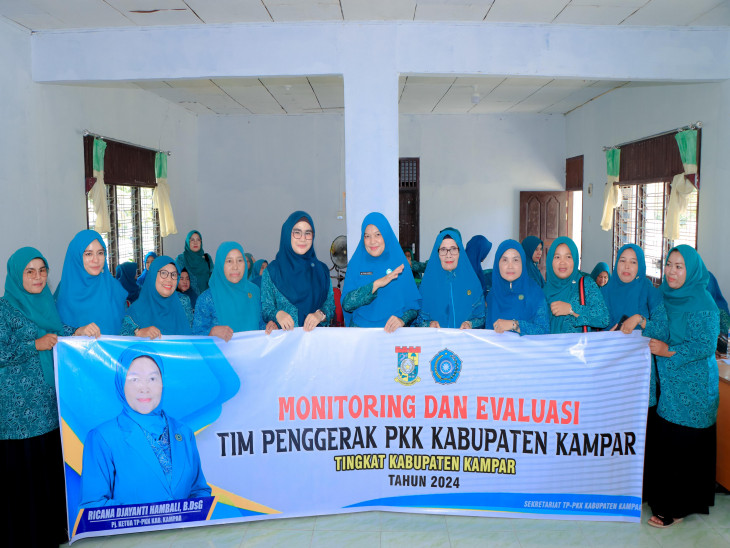 Mantapkan Program PKK Desa, Pj Ketua TP-PKK Kabupaten Lakukan Monitoring dan Evaluasi TP-PKK Kecamatan Kuok.