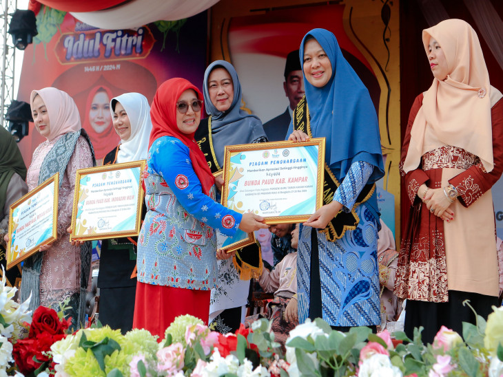 Bunda Paud Kampar Hadiri Pembukaan Porseni IGTKI Tingkat Provinsi Riau.