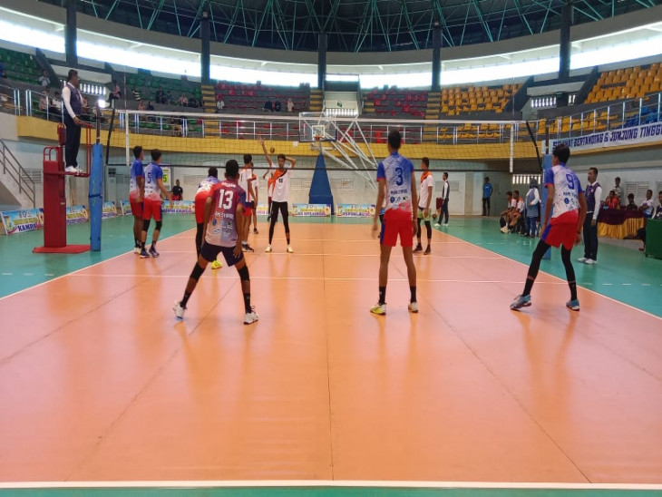 Kejurkab Bola Voli Kampar, Delapan Tim Amankan Tiket di Semifinal. 