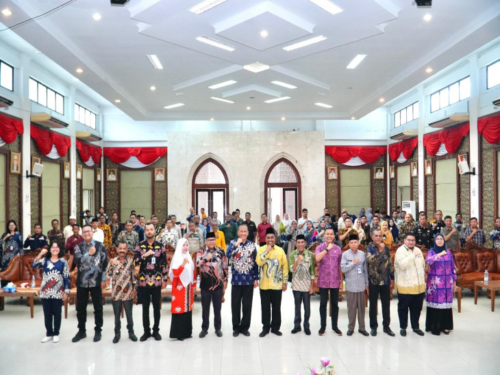 Asisten II Suhermi Buka Sosialisasi dan Pencanangan Desa Cinta Statistik (Desa Cantik) Kabupaten Kampar Tahun 2024. 