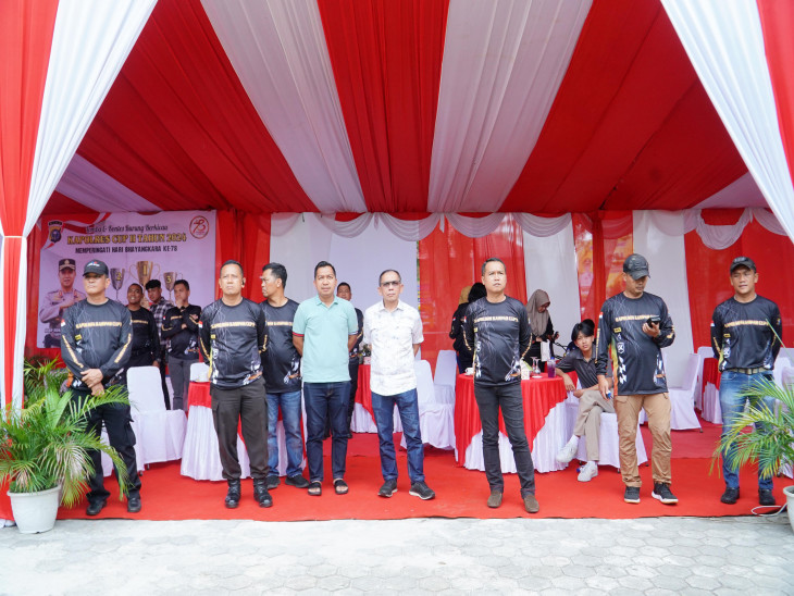 Wakili Pj Bupati Kampar, Asisten III Azwan Lomba Burung Berkicau Kapolres II Kampar.