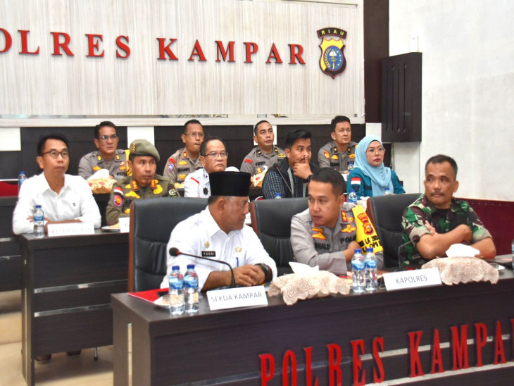 Ikuti Daring Persiapan Pemilu Bersama Wakapolda Riau, Pj Sekda Kampar Sampaikan Tercatat 23 TPS Di Kampar Berpotensi Rawan Banjir.