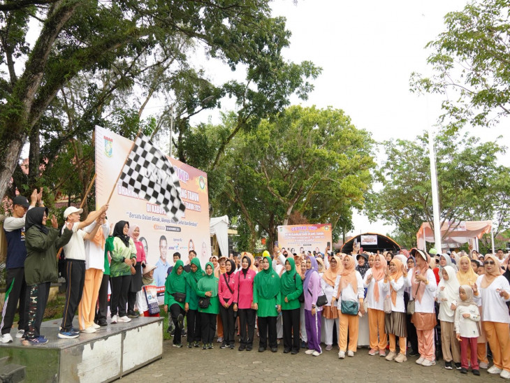 Gebyar HUT DWP Kab. Kampar Ke- 26, Laksanakan Gerak Jalan Santai Bersama Masyarakat, Sekda Kampar : Mengolahragakan dan Menyehatkan Masyarakat