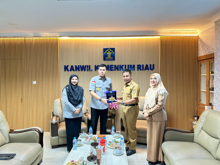 Bupati Kampar Raih Penghargaan Terbaik I Pos Bantuan Hukum se-Provinsi Riau