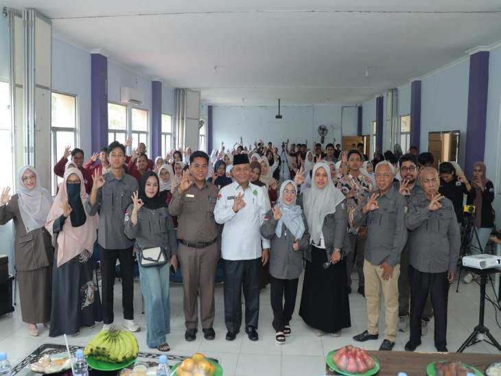 KPA Kampar Peringati Hari HIV-AIDS Sedunia, Gelar Sosialisasi di Universitas Pahlawan dan Bagikan Stiker Edukasi