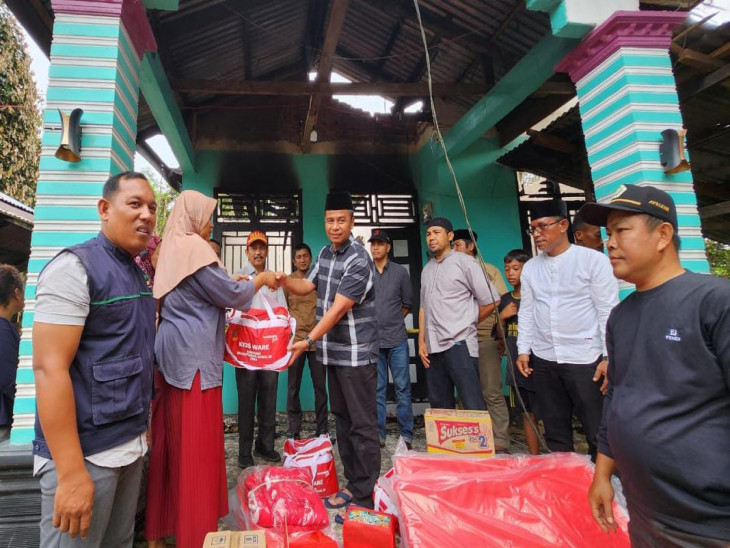 Langsung Tinjau Korban Kebakaran, Bupati Kampar Menghimbau Masyarakat Untuk Selalu Memeriksa Rumah Saat Bepergian.