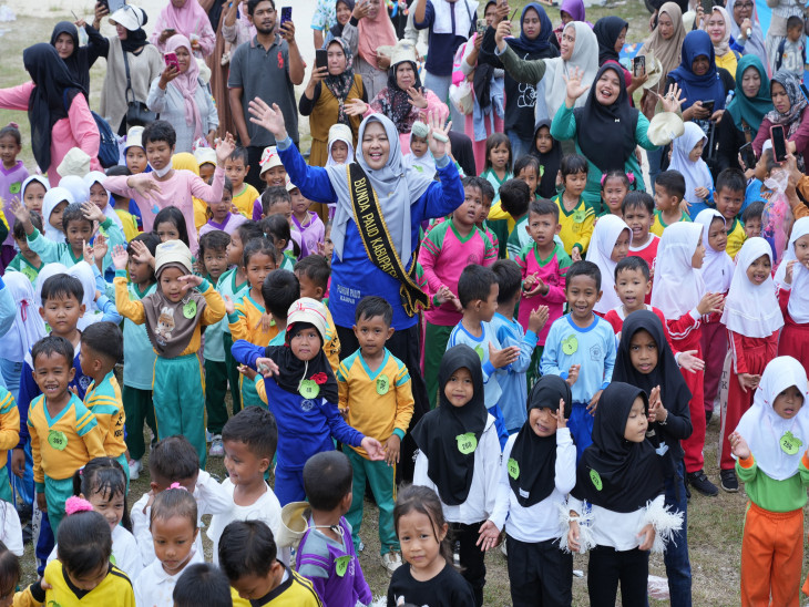 Bunda Paud Dan Forum Paud Kampar Gelar Senam Sehat Anak Indonesia Hebat. 