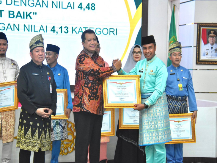 Terima Penghargaan PEKPPP Dari Kemenpan RB, Bupati Kampar H. Ahmad Yuzar Pastikan Selalu memberikan Pelayanan Publik Yang Bermutu, Cepat serta Melayani Dengan Hati.