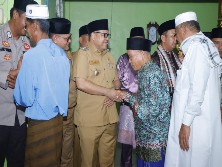 Bupati Kampar yang diwakili Plt. Kepala Dinas Komunikasi dan Informatika Kabupaten Kampar, Zulfikar S.Ag, M.Si, Hadiri Halal Bi Halal Masyarakat Desa Lubuk Agung