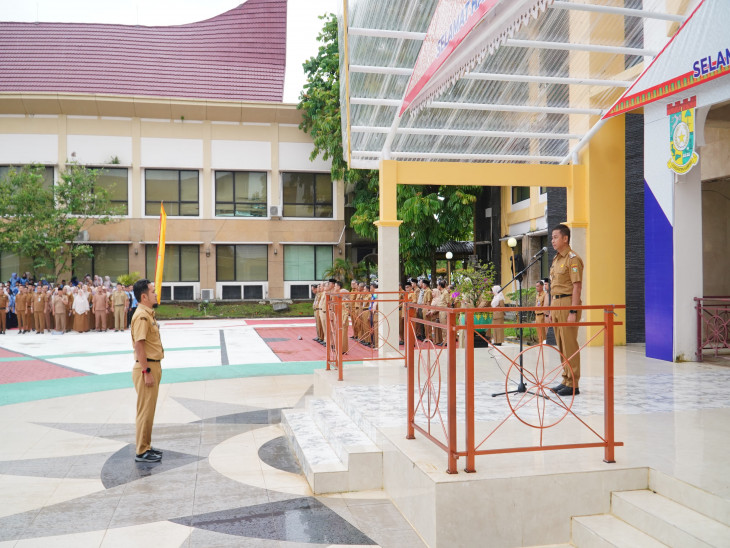 Pasca Cuti Lebaran, Bupati Kampar Langsung Pimpin Apel Perdana Masuk Kerja. 