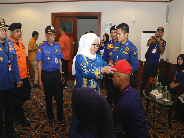 Dibuka Wabup Kampar Dr. Misharti, Damkar Kampar Pertama di Indonesia Laksanakan Diklat Pemadam. 