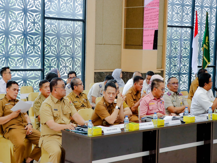 Pj Bupati Kampar Hadiri Langsung Rakor Pembahasan Progres Pembangunan Tol Pekanbaru - Rengat. 