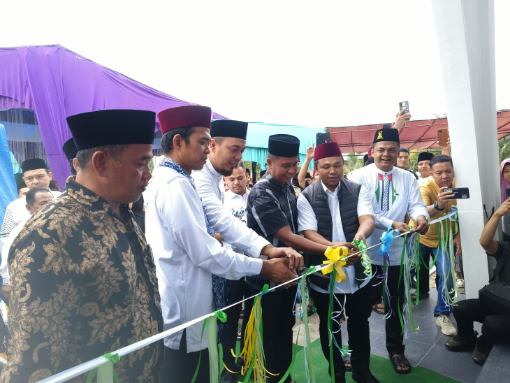 Hadirkan Ustazd Abdul Somad, Gubernur Riau dan Bupati Kampar Terpilih Resmikan Masjid Nurul Ikhlas Jawi-jawi. 