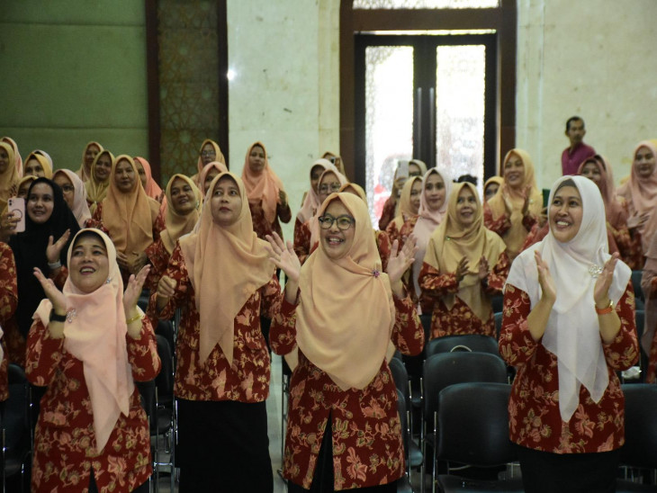 Ketua DWP Kabupaten Kampar Ricana Hambali Pimpin Pertemuan Rutin, Angkat Tema 7 Kebiasaan Anak Indonesia Hebat