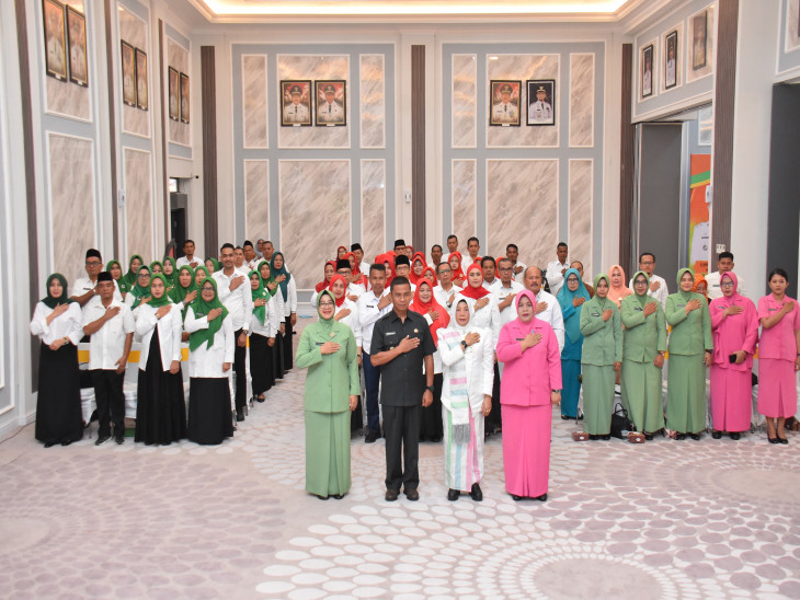 Bupati Kampar Lantik Pengurus Dekranasda Dan Kukuhkan Pengurus LK2S Kabupaten Kampar. 