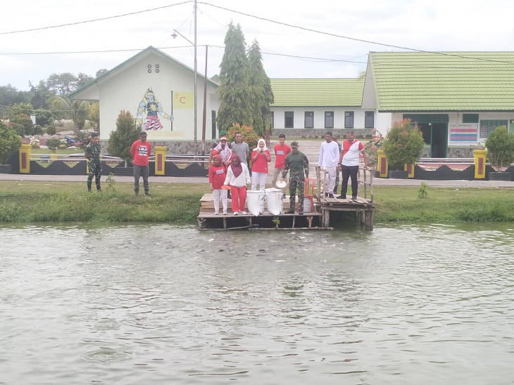 Wakil Bupati Kampar Kunjungi Kolam Ikan Patin Yonif 132/Bima Sakti