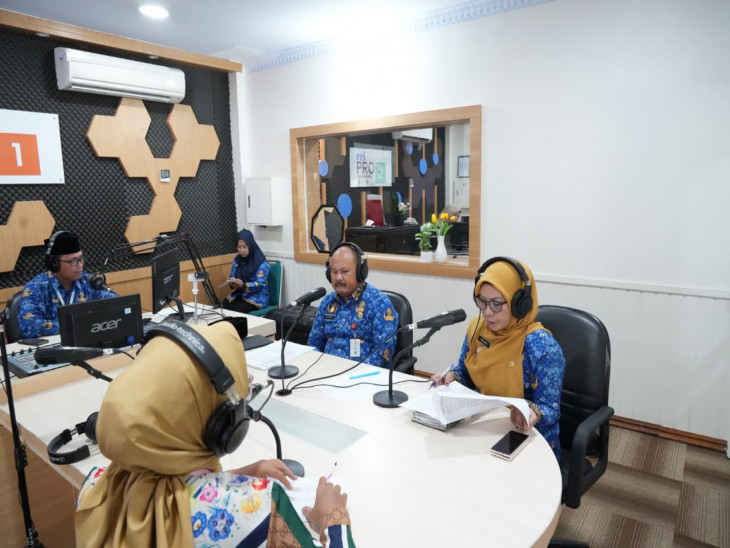 Wakil Bupati Kampar Hadiri Dialog Interaktif di RRI Pekanbaru Terkait Peluncuran Koperasi Merah Putih di Kabupaten Kampar 
