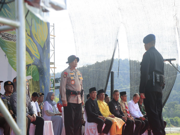 Didampingi Bupati Kampar, Wakapolda Riau Pada Dialog Lingkungan dan Upacara Bakti Religi dan Peduli Lingkungan. 
