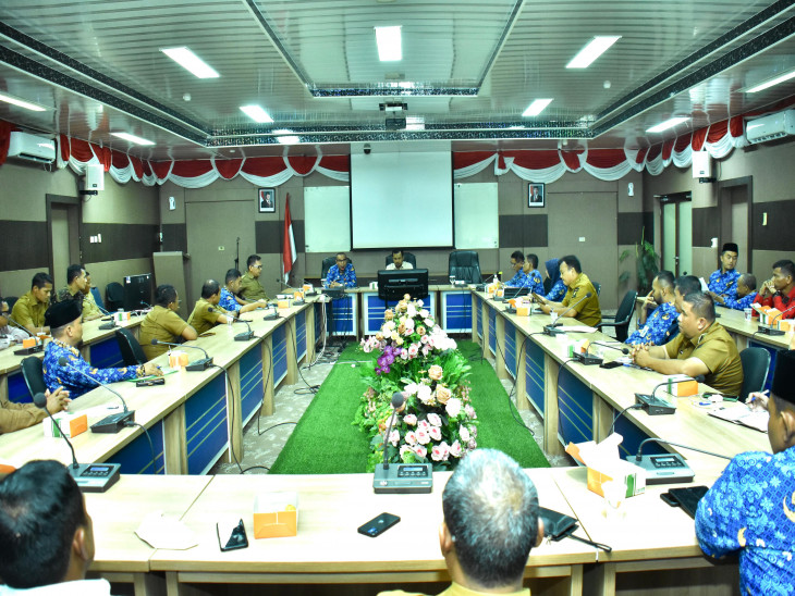 Plt. Asisten I Setda Kampar Pimpin Rapat Batas Desa dan Desa Persiapan. 