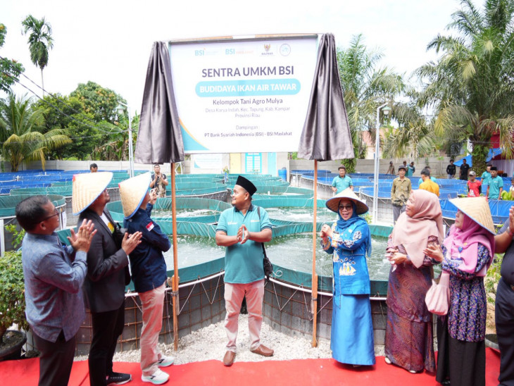 Resmikan UMKM Budidaya Ikan Sistem Bioflok, Wabup Berharap ini Dapat Memperkuat Ketahanan Pangan, Lapangan Kerja dan Meningkatkan Kesejahteraan Masyarakat Desa.