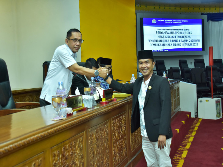 Mewakili Bupati Kampar, Plh. Sekda Kampar Hadiri Penyampaian Hasil Reses Masa Sidang II Tahun 2025.
