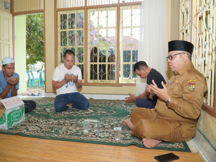 Pimpin Do’a Kepergian Ibunda Fadli, Plt. Kadis Kominfo Zulfikar Berpesan Satu Amal Yang Tidak Pernah Terputus Yaitu Do’a Anak yang Shaleh dan Shaleha.