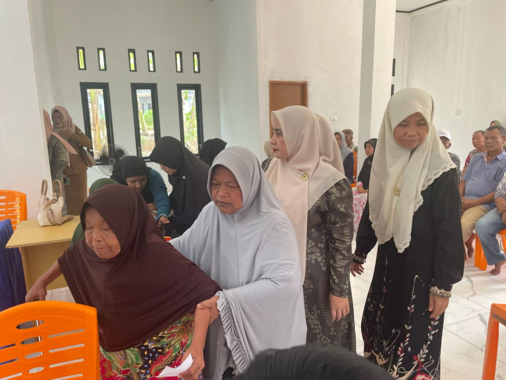 BKMT Kab. Kampar Berikan Pengobatan Gratis Pada Lansia Di Desa Rimba Beringin