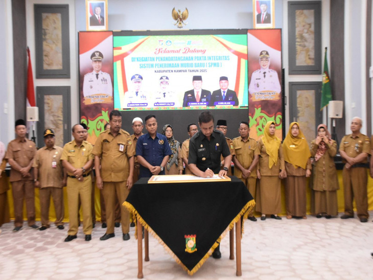 Penandatanganan Fakta Integritas, Bupati Kampar Komit Wujudkan SPMB Yang Berkualitas, Transparan dan Terlepas dari Intervensi.