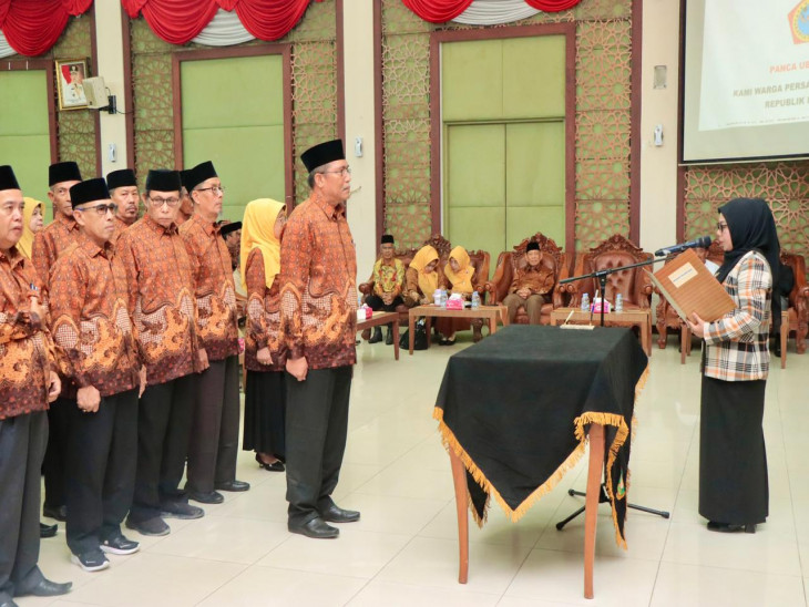 Resmi Lantik Pengurus PWRI Kabupaten Kampar, Wabub Dr. Misharti, S.Ag, M.Si ; Berikan Kontribusi Nyata Untuk Pembangunan Daerah. 