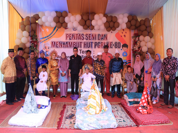 Bangkitkan Batang Taghondam UPT SDN 016 Bukit Ranah Gelar Pentas Seni Khitan Tradisolional Kabupaten Kampar. 