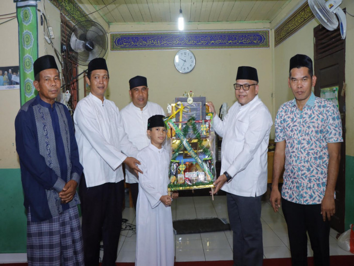 Mewakili Bupati Kampar, Plt. Kadis Kominfo Zulfikar Resmi Tutup Karantina RTQ Raudatus Sakinah Tanjung Koto Kampar Hulu 