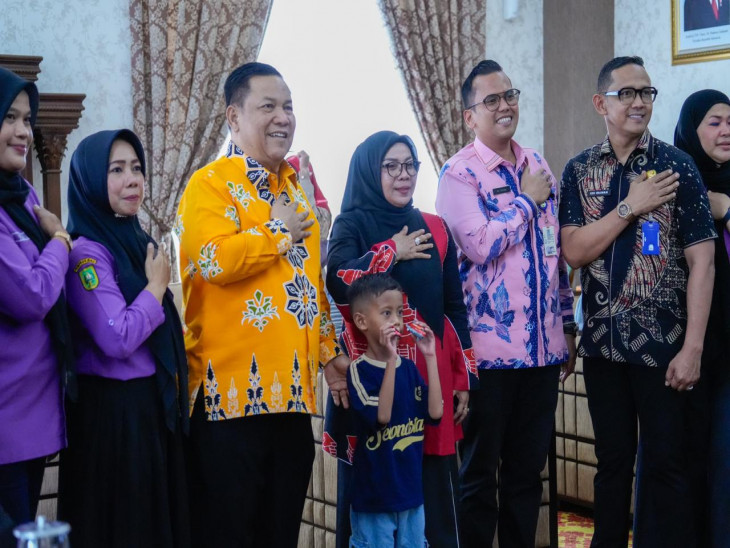 Wakil Bupati Kampar Dampingi Plt. Gubernur Riau Antar Anak Asal Kampar Penderita Bocor Jantung ke Jakarta