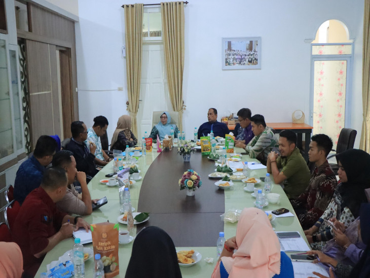 Dikunjungi SPPG Korwil Riau Syarti Widya, Wakil Bupati Dr. Misharti : Komitmen Sukseskan Program MBG, Pentingnya Sinergitas, Koordinasi, dan Komunikasi. 