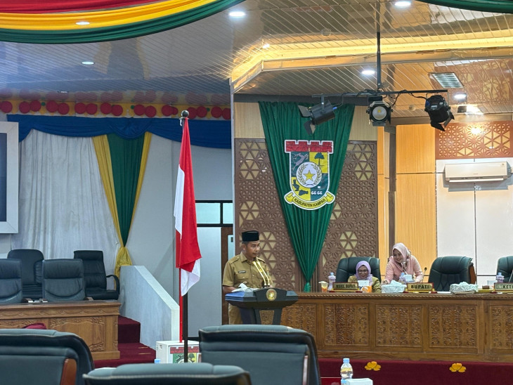 Bupati Kampar Didampingi Wakil Bupati, Hadiri Rapat Paripurna terkait Pengesahan 6 Ranperda.