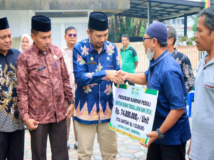 Bupati Kampar Diwakili Asisten I Hadiri Pendistribusian Zakat Baznas, Salurkan Berbagai Program Bantuan Untuk Masyarakat