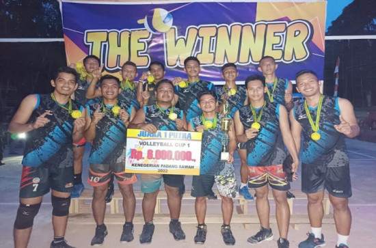 Tim Putra Kayu Mas dan Tim Puteri RVC Zelfa Juara I, Pj Bupati Kampar Resmi Tutup Turmanen Tepian Subayang.
