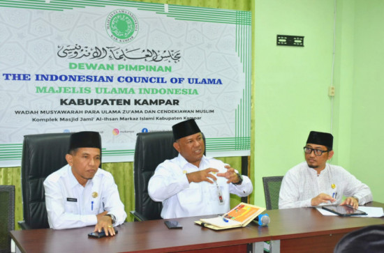 Sekda Kampar Silaturrahmi Sekaligus Evaluasi Program bersama Pengurus Islamic Center Bangkinang