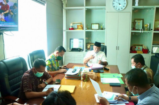 Pimpin Rapat Khusus Percepatan Vaksinasi, Yusri Minta Bentuk Koordinator  Per Kecamatan.